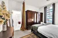 Gordon House Apartments - Condos