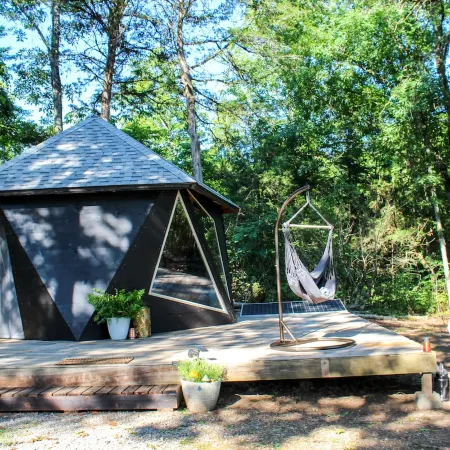 The Shroom Room | Romantic Dome with view near Smokies on Nolichucky River