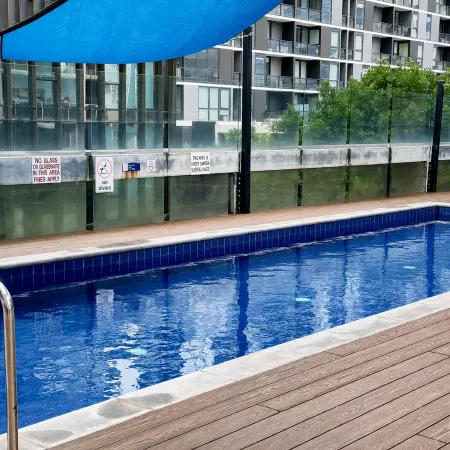 Luxury Waterfront 2BR Designer Apartment | Free Parking | Near Marvel