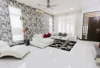 Lux 6BR Home with Private Rooftop Garden Hotels in Ampang Jaya
