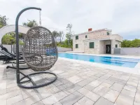 Villa Sana Hotels in Vir