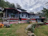 The Seven Hills Resort - 2-Star