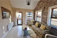 The Cliffs of Moher Holiday House Hotels in der Nähe von Burren and Cliffs of Moher Geopark