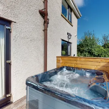 Low Greenlands Holiday Park - Luxury House With Hot Tub & Luxury Glamping Pod Holidays & Breaks