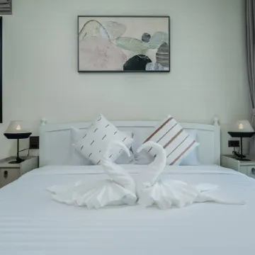 Two Flamingo Apartment 1