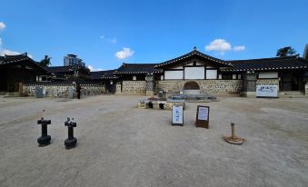 8 minutes away from Chungmuro Station, including breakfast, hill location