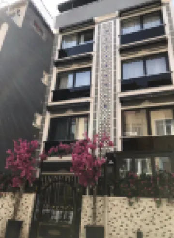 Middle Village Hoteles cerca de Palacio de Beylerbeyi