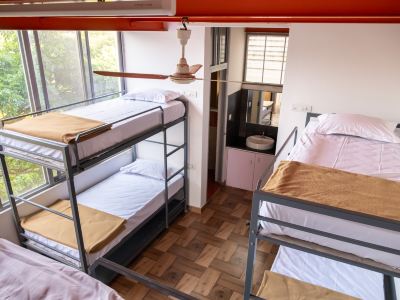 Stopover Backpackers Stay
