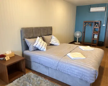 บ้าน สโลว์ไลฟ์โฮมสเตย์ หลังเขา เกาะลิบง โรงแรมในเกาะลิบง