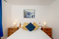 Unique 1 Bed house with Private Parking