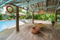 The Shark's Tail Dive Resort - Resorts