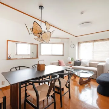 Spacious 120 m² / 4 BRs / Sleeps 8 / 3 min Station