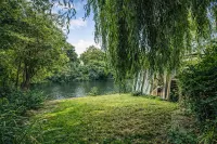Medway View Luxe House in Maidstone City Centre with Parking