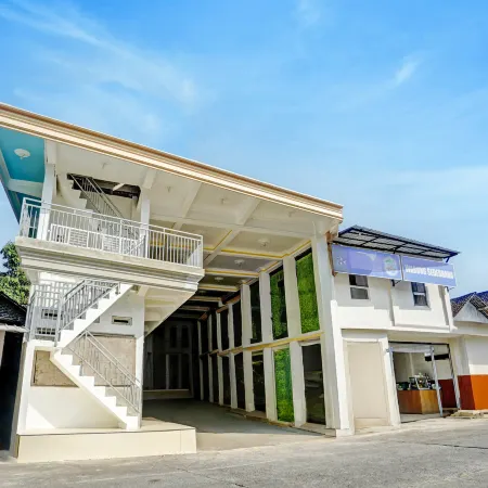 OYO 94834 Homestay Arjuna Near Taman Safari 2 Prigen