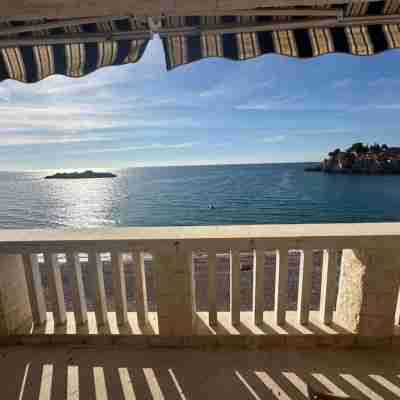 Four bedroom beach apartment Sveti Stefan Others