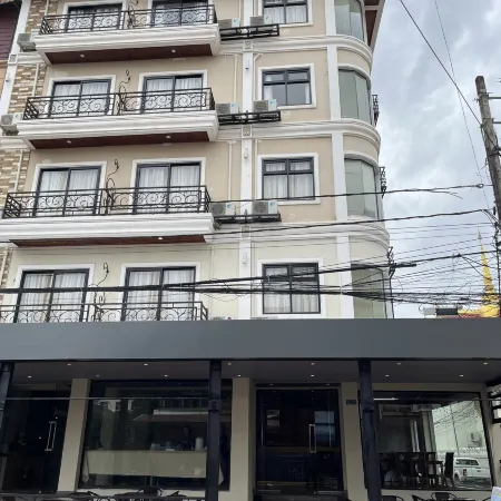 Lucie Hotel