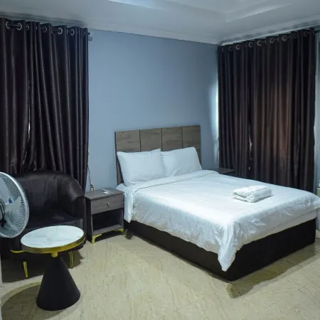 Living Space Apartment Emerald Suite