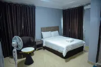 Living Space Apartment Emerald Suite - Apartemen
