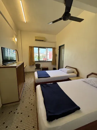 Hotel J.B. Отели рядом с достопримечательностью «Bangunan Sultan Ibrahim»