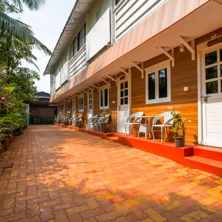 JANET & JOHNS BEACH RESORT SINCE 1989