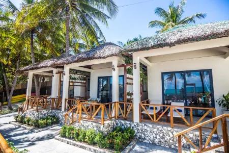 Paradise Resort Doc Let - All Inclusive Отели рядом с достопримечательностью «Hoa Lan Island Resort»