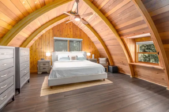 The Canoe Cabin