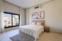 Golden 4BR Pool Villa - Inns
