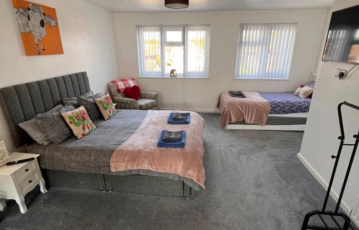 Badger Haven: Apt 4 | Large Apartment in Brackley