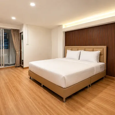 Three One Hotel Hotels near محطة بي تي إس - تشيت لوم