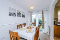 3-Bed Westhoughton | M61 | Driveway Parking - parking
