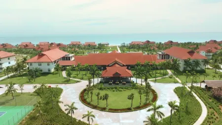 ROBINSON NAM HOI AN Отели в г. Nui Thanh