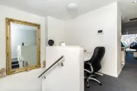 Private Floor Level Ensuite Darling Harbour ICC Hotels in Ultimo