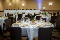 FairBridge Hotel by Concord Plaza Các khách sạn gần Sân bay Buchanan Field
