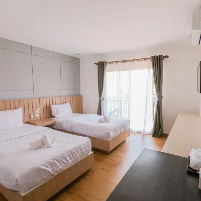 Roadhouse Hotels near Wat Pho Chai Phra Aram Luang