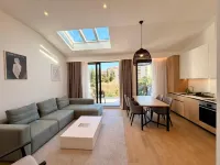 Onia Luxury Escape
