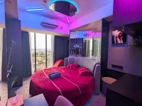 S&D Honeymoon Studio 2002 with Tantra Chair at Pollux
