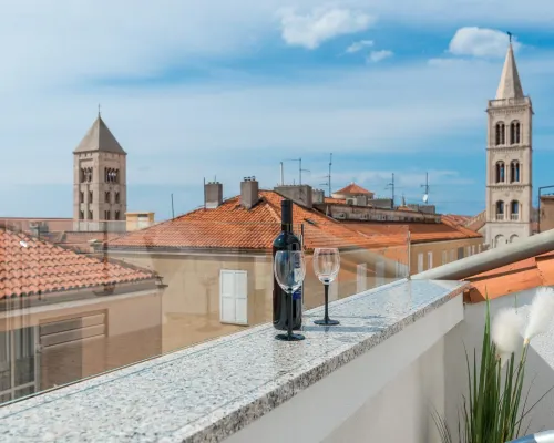 Old town apartment with balcony Hotel a Zara