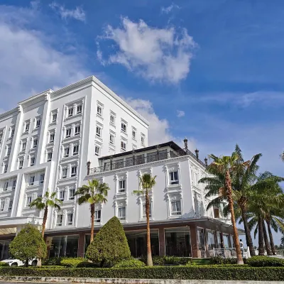 TAY NAM 2 HOTEL Hotels near Song Hau Park