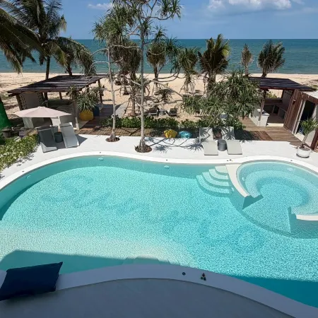 Sunrio Beach Hotel