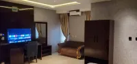 Charles Stainless Hotels Hotele w: 