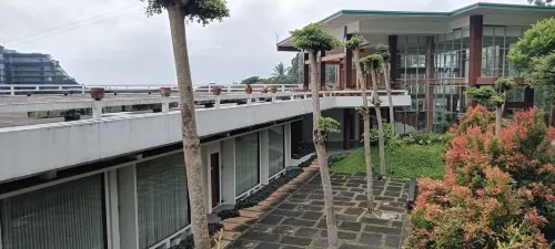 Townhouse Oak Hotel Pondokan Tjiburial - piscina
