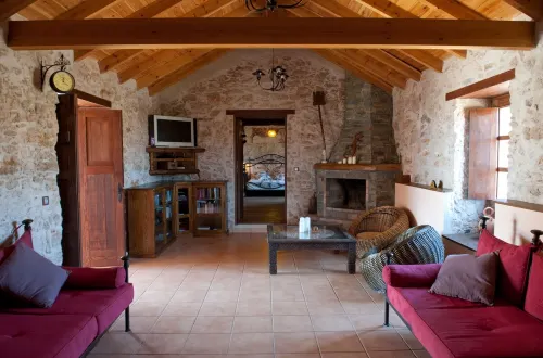 Canary House with Heated Pool,  26 Degrees - 4-Star