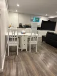 The cozy nook family friendly suite - parking