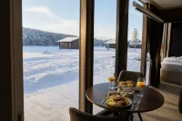 Sonka Resort Mirror House with Lake View - 2 étoiles