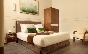 Hotel DU Palais Bourbon