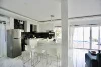 The Munique Cliff House Chumphon - private jacuzzi with beach views