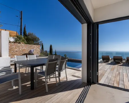 Deluxe Villa  view of the Or Islands-California Hotels in Carqueiranne