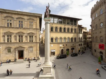 Borgia di Firenze Отели рядом с достопримечательностью «San Felice in Piazza»