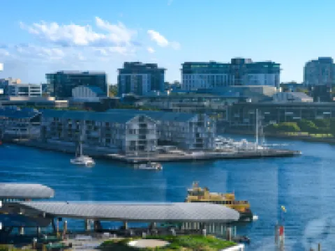 Spacious 3BR in Barangaroo | Free Parking | CBD Hotels in Barangaroo