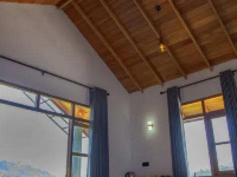 トンネル トップ イン エラ エッラのホテル